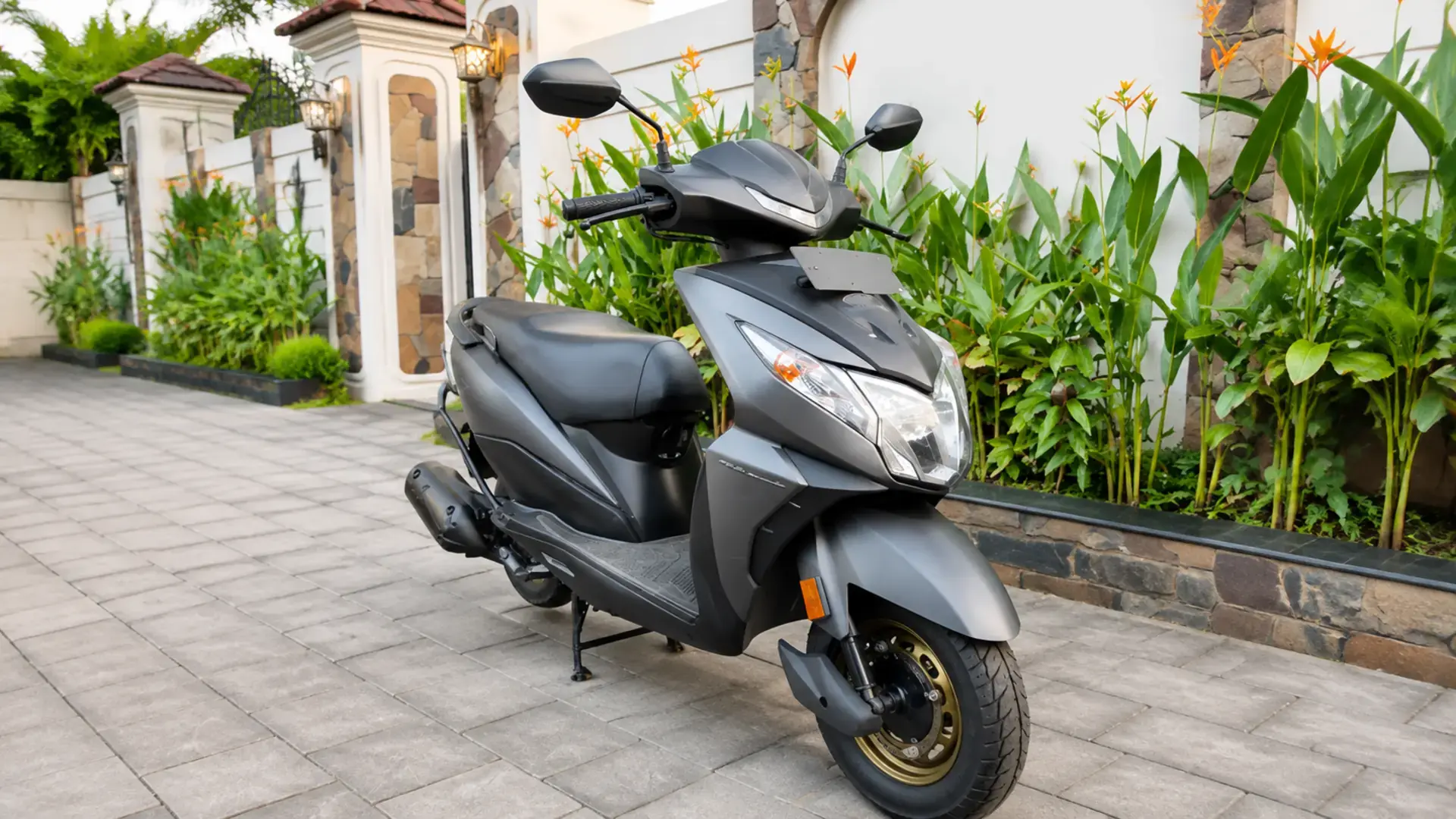 Honda Dio available for rental in Sri Lanka